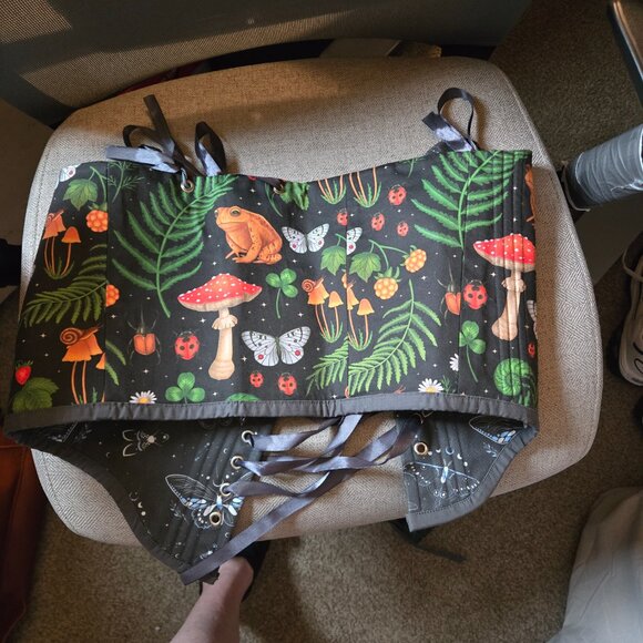 Fun and flirty custom cottege core reversable corset top - Picture 2 of 6